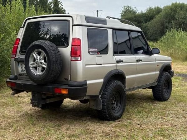 Land Rover Discovery SUV, Diesel, 2001, Gold