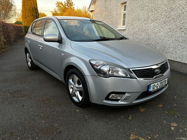 Kia Ceed Hatchback, Diesel, 2010, Silver