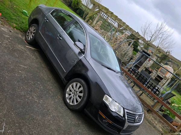 Volkswagen Passat Saloon, Petrol, 2007, Grey