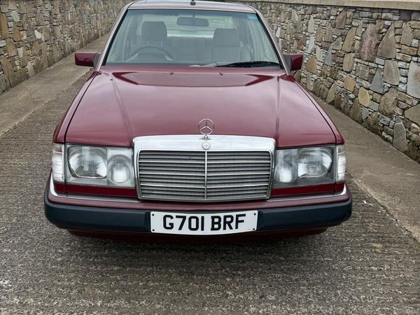 Mercedes-Benz 250 Saloon, Diesel, 1990, Red