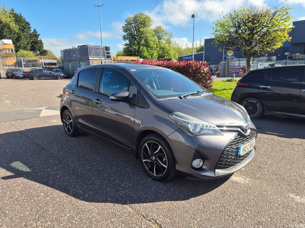 Toyota Yaris Hatchback, Petrol, 2014, Grey