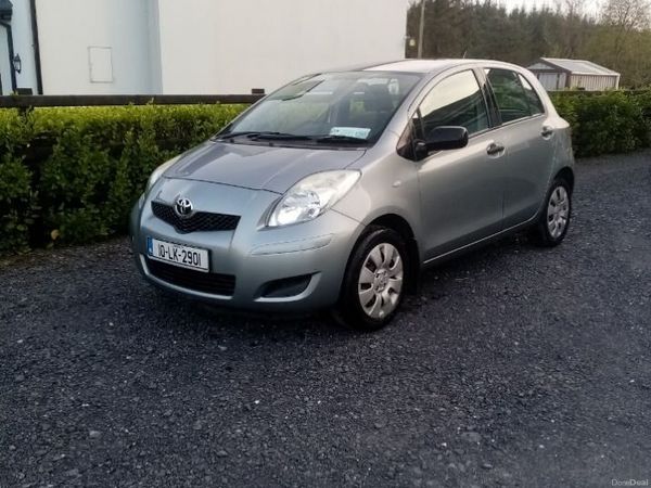 Toyota Yaris Hatchback, Petrol, 2010, Silver