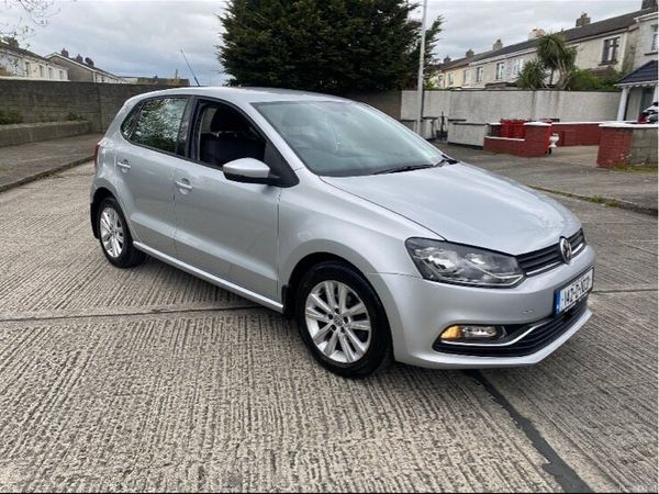 Volkswagen Polo Hatchback, Petrol, 2014, Silver