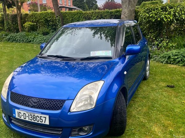 Suzuki Swift Hatchback, Petrol, 2010, Blue