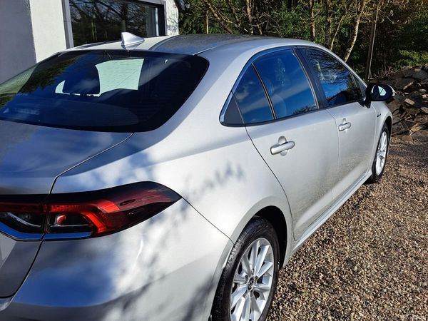 Toyota Corolla Saloon, Petrol Hybrid, 2019, Grey