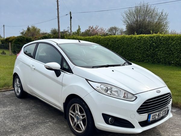 Ford Fiesta Hatchback, Petrol, 2013, White