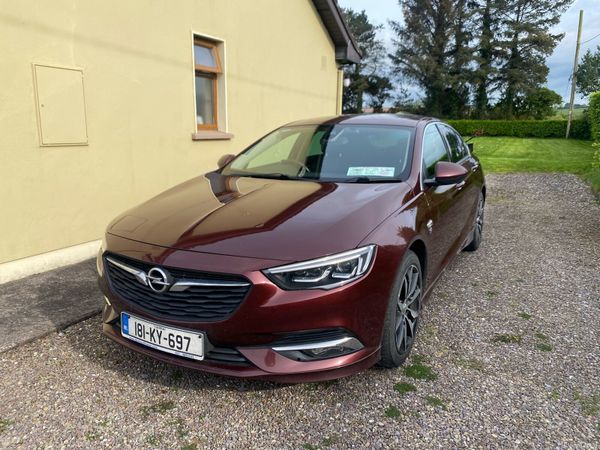 Opel Insignia Hatchback, Diesel, 2018, Red