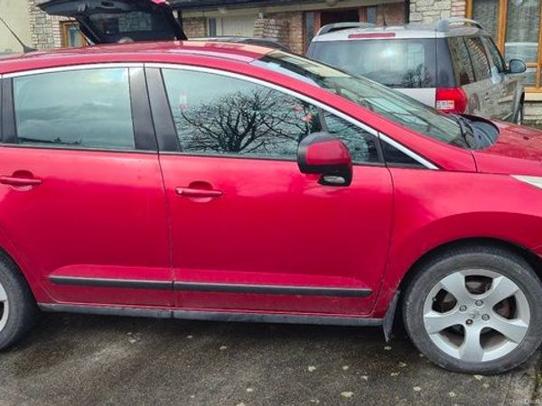 Peugeot 3008 MPV, Diesel, 2011, Red