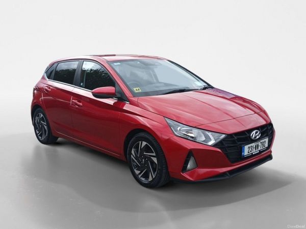 Hyundai i20 Hatchback, Petrol, 2023, Red