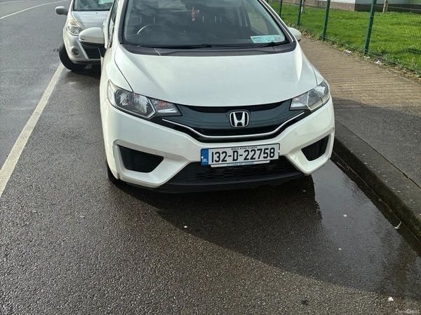 Honda Fit Hatchback, Petrol, 2013, White
