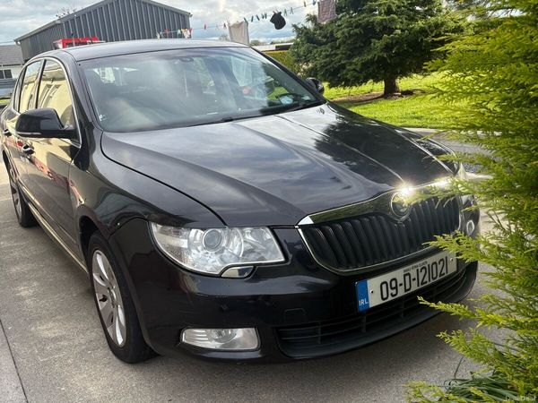 Skoda Superb Hatchback, Diesel, 2009, Black