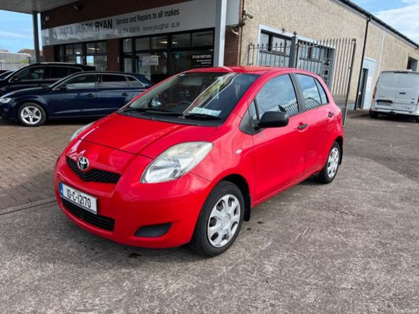 Toyota Yaris Hatchback, Petrol, 2010, Red