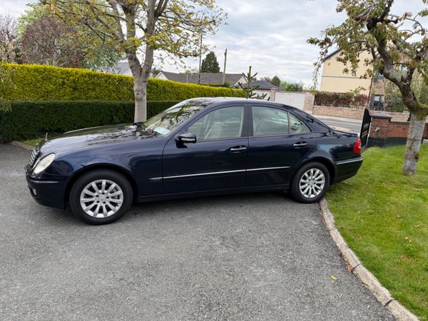 Mercedes-Benz E-Class Saloon, Petrol, 2007, Blue