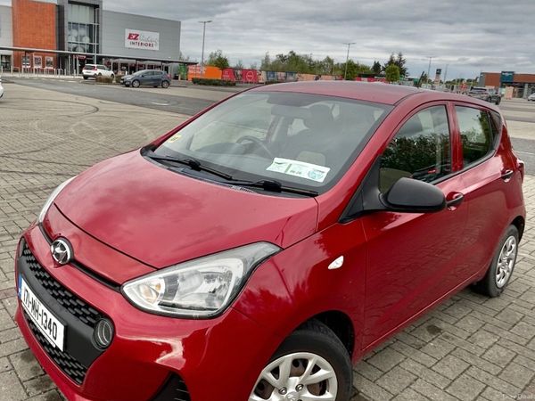 Hyundai i10 Hatchback, Petrol, 2017, Red