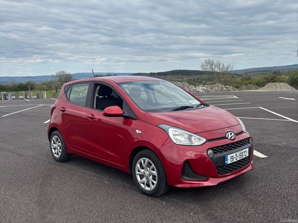 Hyundai i10 Hatchback, Petrol, 2019, Red