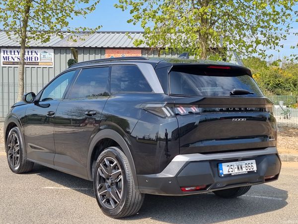 Peugeot 5008 MPV, Petrol Hybrid, 2025, Black
