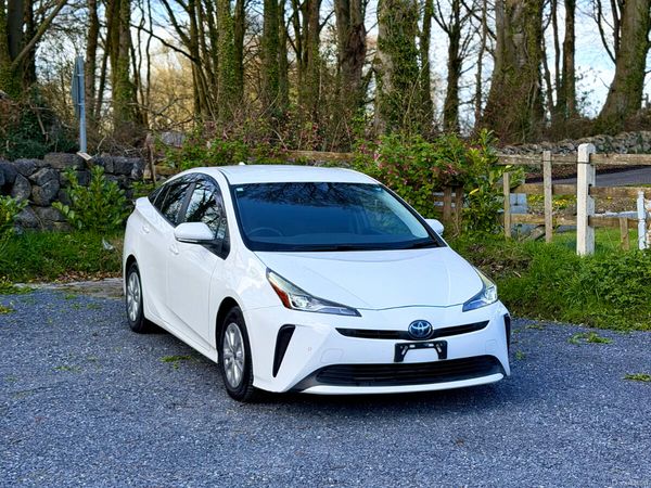 Toyota Prius Hatchback, Petrol Hybrid, 2021, White