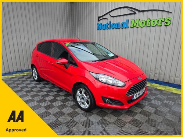 Ford Fiesta Hatchback, Petrol, 2016, Red