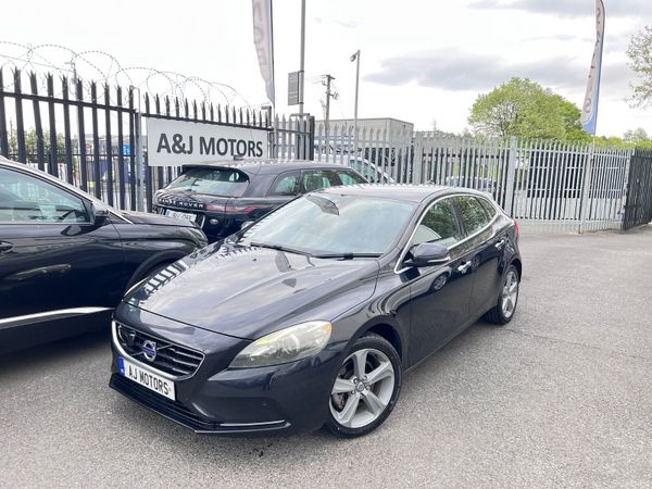 Volvo V40 Hatchback, Petrol, 2013, Black