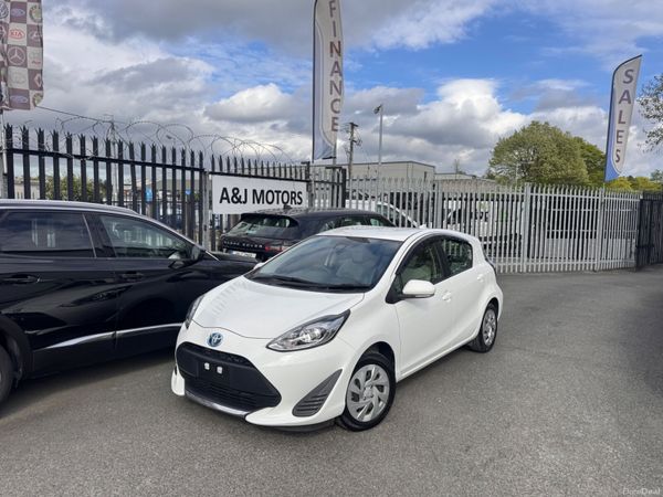 Toyota Aqua Hatchback, Petrol Hybrid, 2020, White