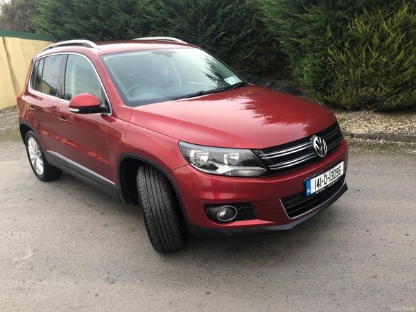 Volkswagen Tiguan SUV, Diesel, 2014, Red