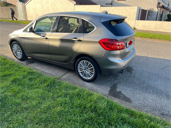 BMW 2-Series Estate/Jeep, Petrol, 2016, Silver