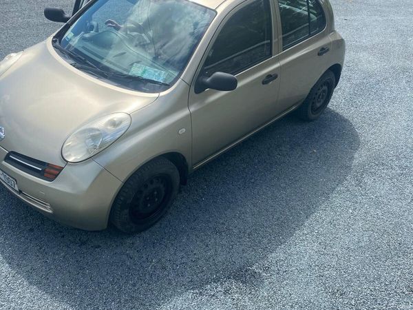 Nissan Micra Hatchback, Petrol, 2004, Gold