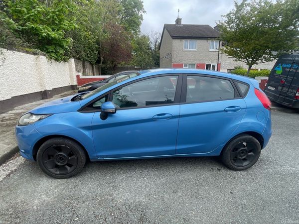 Ford Fiesta Hatchback, Petrol, 2010, Blue