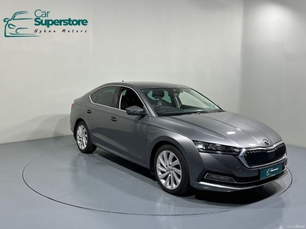 Skoda Octavia Saloon, Diesel, 2023, Grey