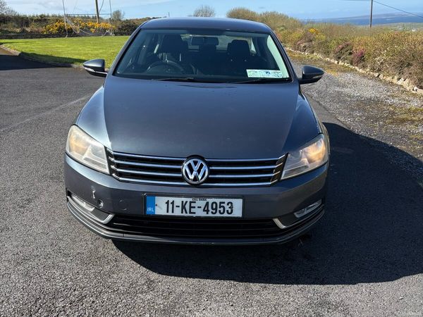 Volkswagen Passat Saloon, Diesel, 2011, Grey