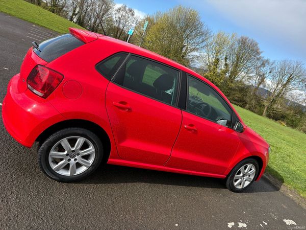 Volkswagen Polo Hatchback, Petrol, 2012, Red