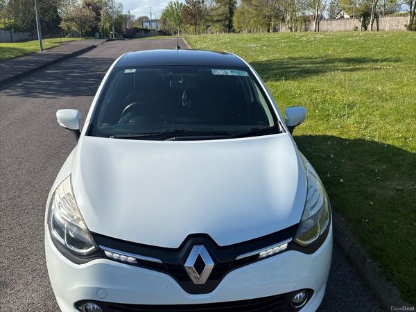 Renault Clio Hatchback, Petrol, 2015, White