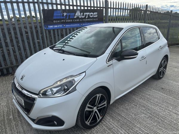 Peugeot 208 Hatchback, Petrol, 2017, White