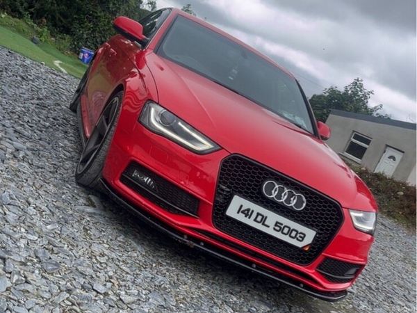 Audi A4 Saloon, Diesel, 2014, Red