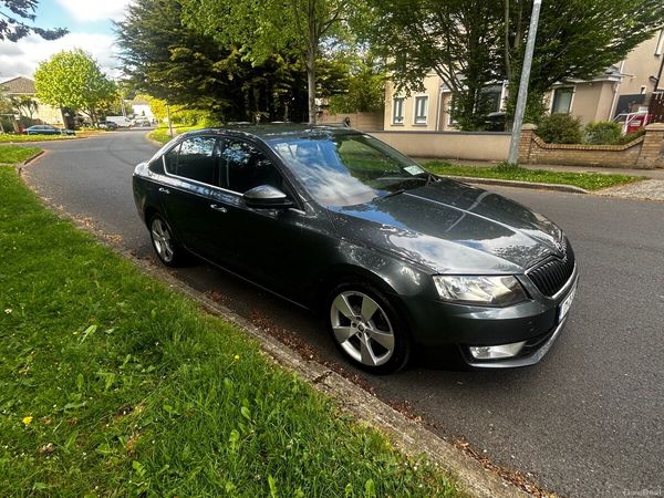Skoda Octavia Saloon, Diesel, 2017, Grey