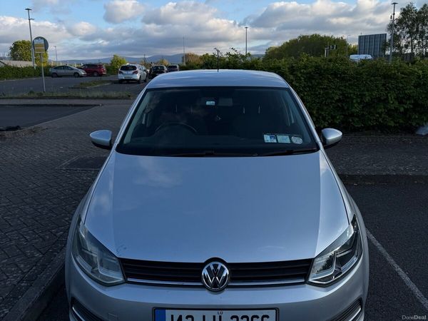 Volkswagen Polo Hatchback, Petrol, 2014, Silver