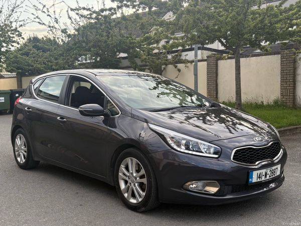 Kia Ceed Hatchback, Petrol, 2014, Silver