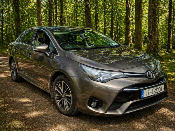 Toyota Avensis Saloon, Diesel, 2017, Grey