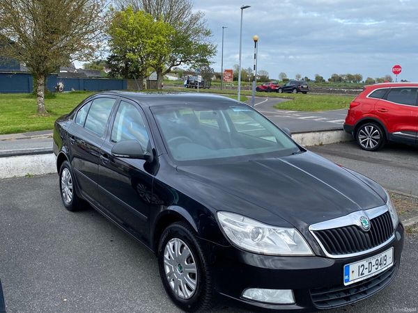 Skoda Octavia Saloon, Diesel, 2012, Black