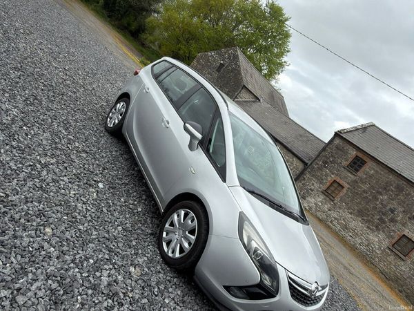 Vauxhall Zafira MPV, Diesel, 2014, Silver