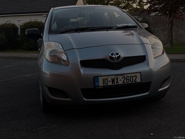 Toyota Yaris Hatchback, Petrol, 2010, Silver