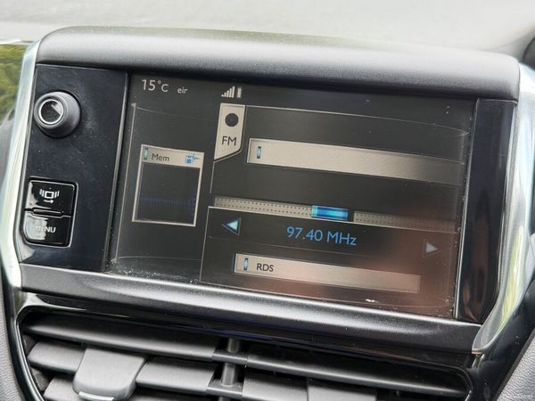 Peugeot 208 Hatchback, Diesel, 2013, White