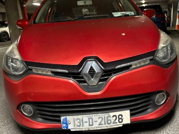 Renault Clio Hatchback, Diesel, 2013, Red