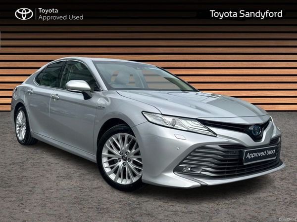 Toyota Camry Saloon, Petrol Hybrid, 2019, Silver