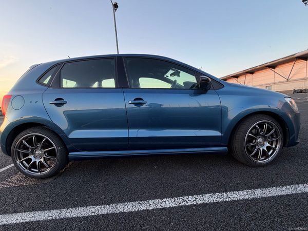 Volkswagen Polo Hatchback, Petrol, 2015, Blue