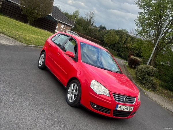 Volkswagen Polo Hatchback, Petrol, 2008, Red