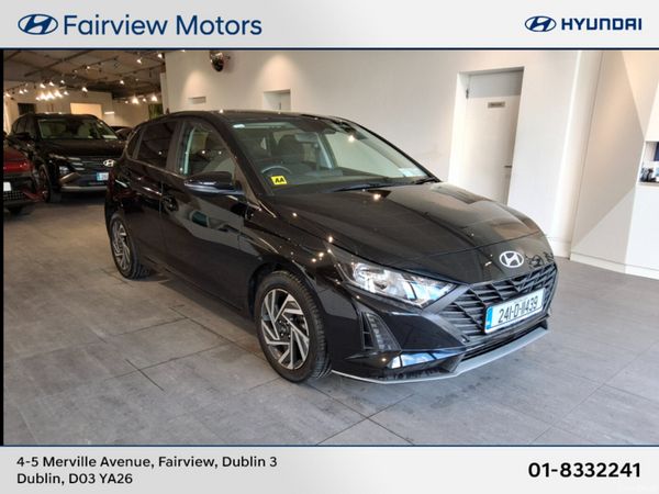 Hyundai i20 Hatchback, Petrol, 2024, Black