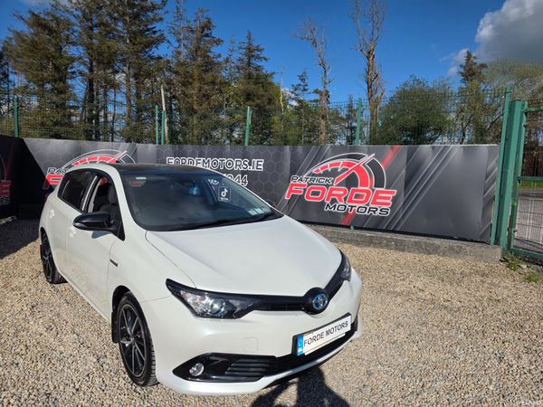 Toyota Auris MPV, Petrol Hybrid, 2017, White