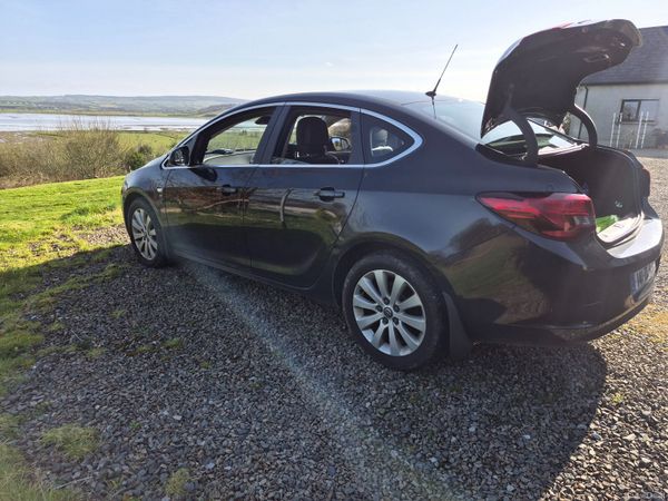 Opel Astra Saloon, Diesel, 2014, Black