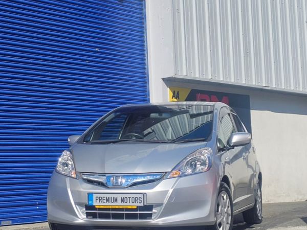 Honda Fit Hatchback, Petrol Hybrid, 2013, Silver